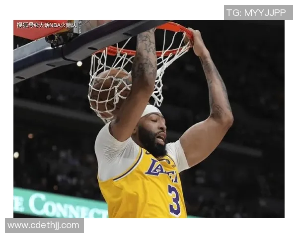 火箭队与湖人队在2006年季后赛的经典对决回顾与分析