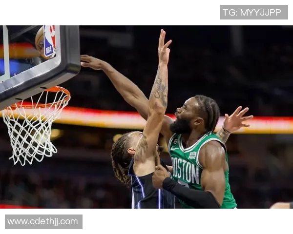 魔术与凯尔特人季前赛精彩对决展现新赛季球队实力与战术布局