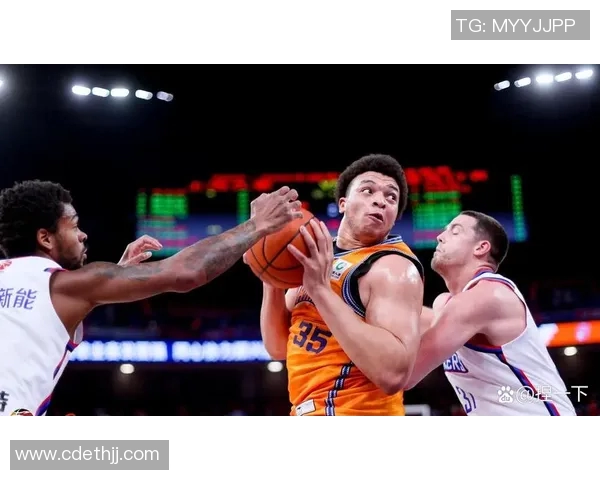 CBA激战广东队迎战八一南昌队双雄对决引发球迷热议